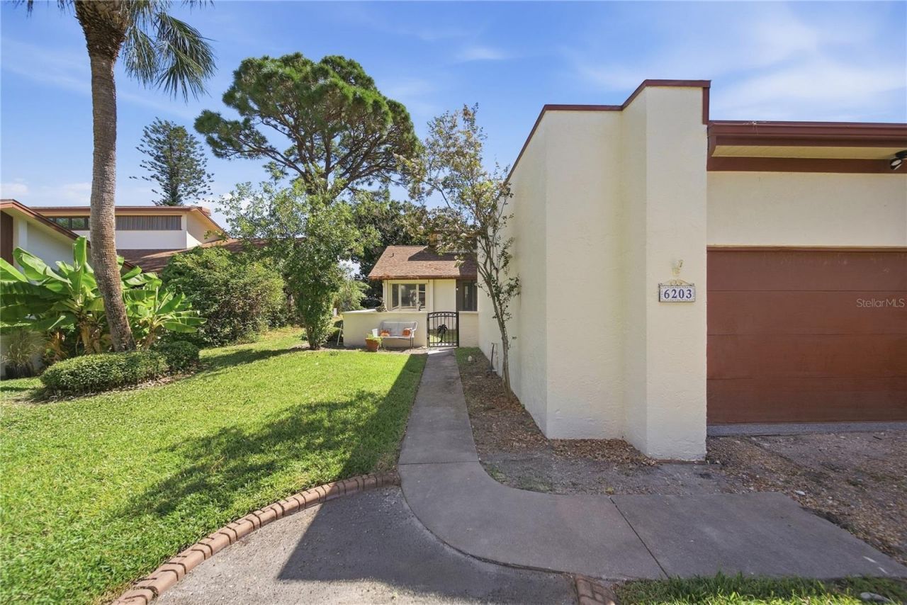 6203 Courtside Drive , Unit 21, Bradenton, FL 34210 Photo
