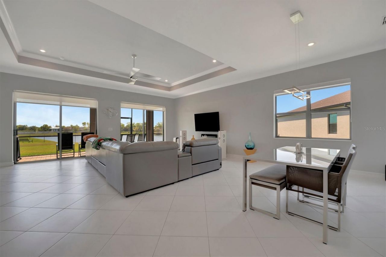 6620 35th Court E, Sarasota, FL 34243 Photo