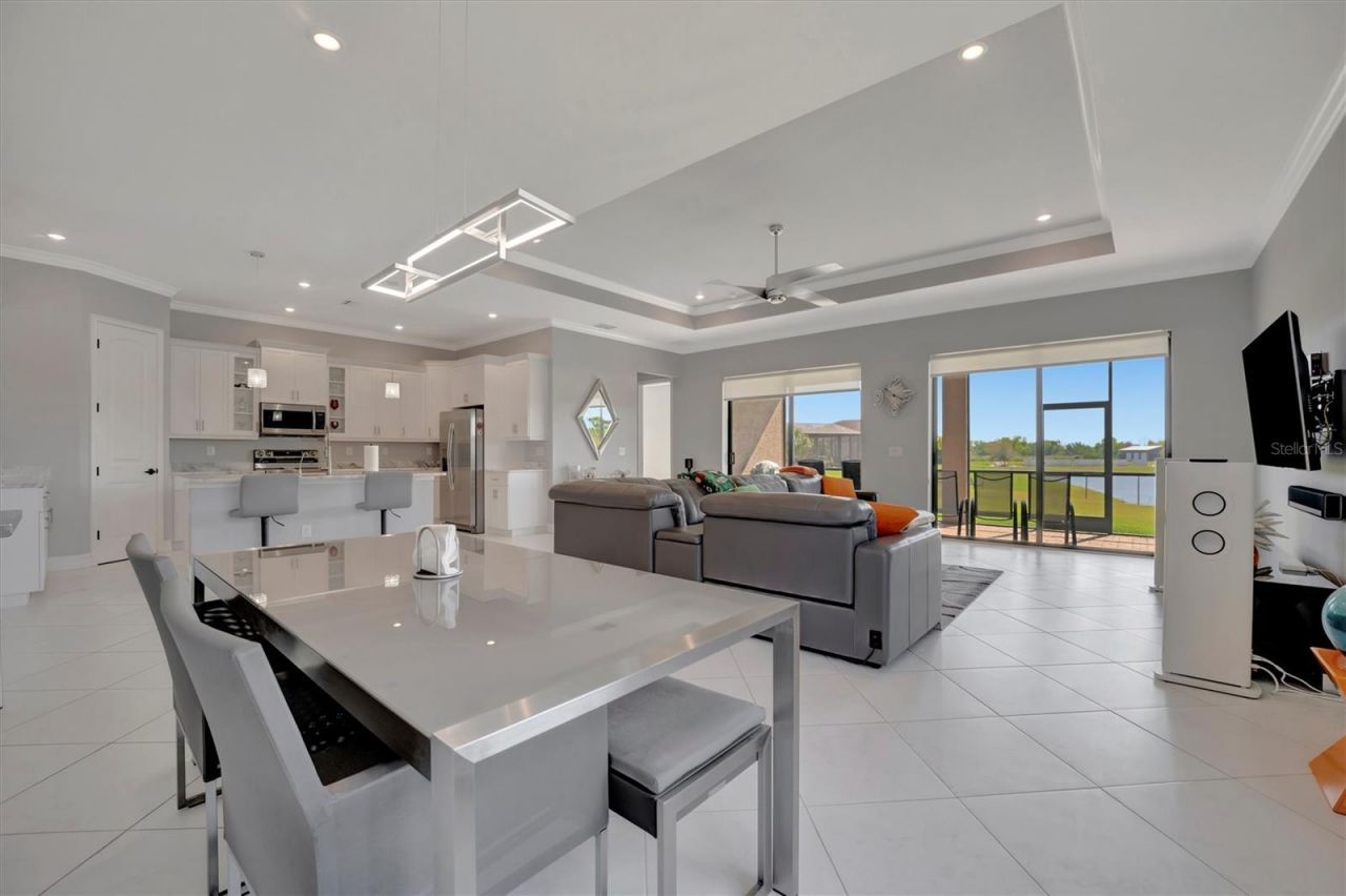 6620 35th Court E, Sarasota, FL 34243 Photo