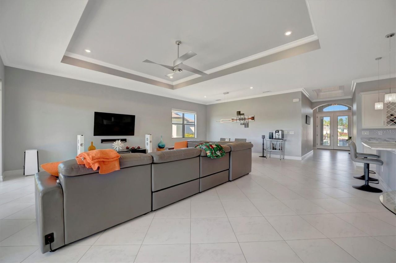 6620 35th Court E, Sarasota, FL 34243 Photo