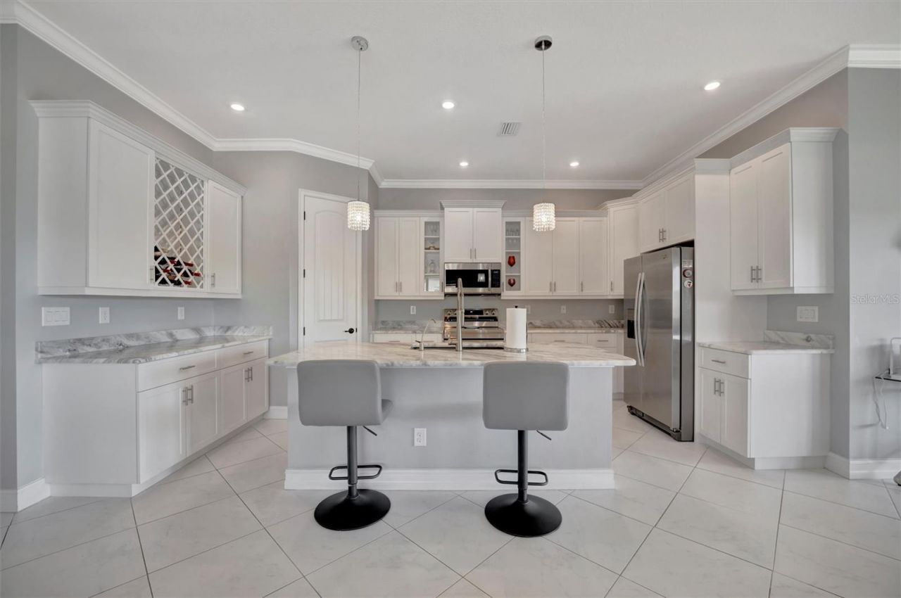 6620 35th Court E, Sarasota, FL 34243 Photo