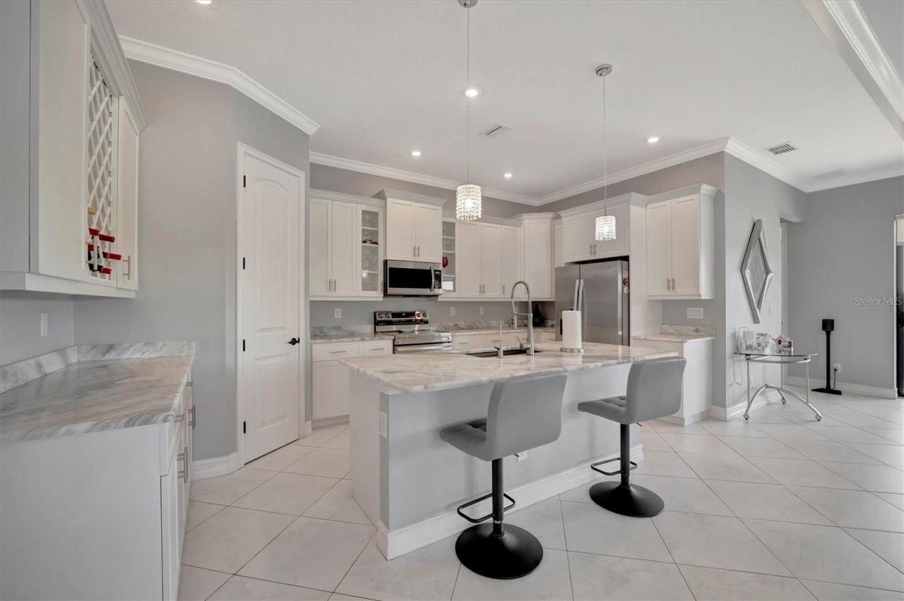 6620 35th Court E, Sarasota, FL 34243 Photo