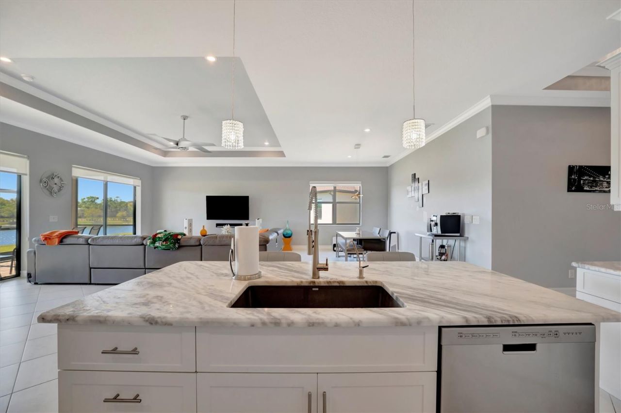 6620 35th Court E, Sarasota, FL 34243 Photo