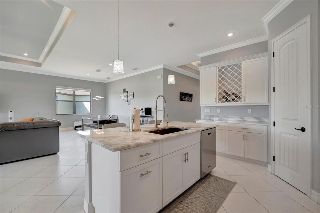 6620 35th Court E, Sarasota, FL 34243 Photo