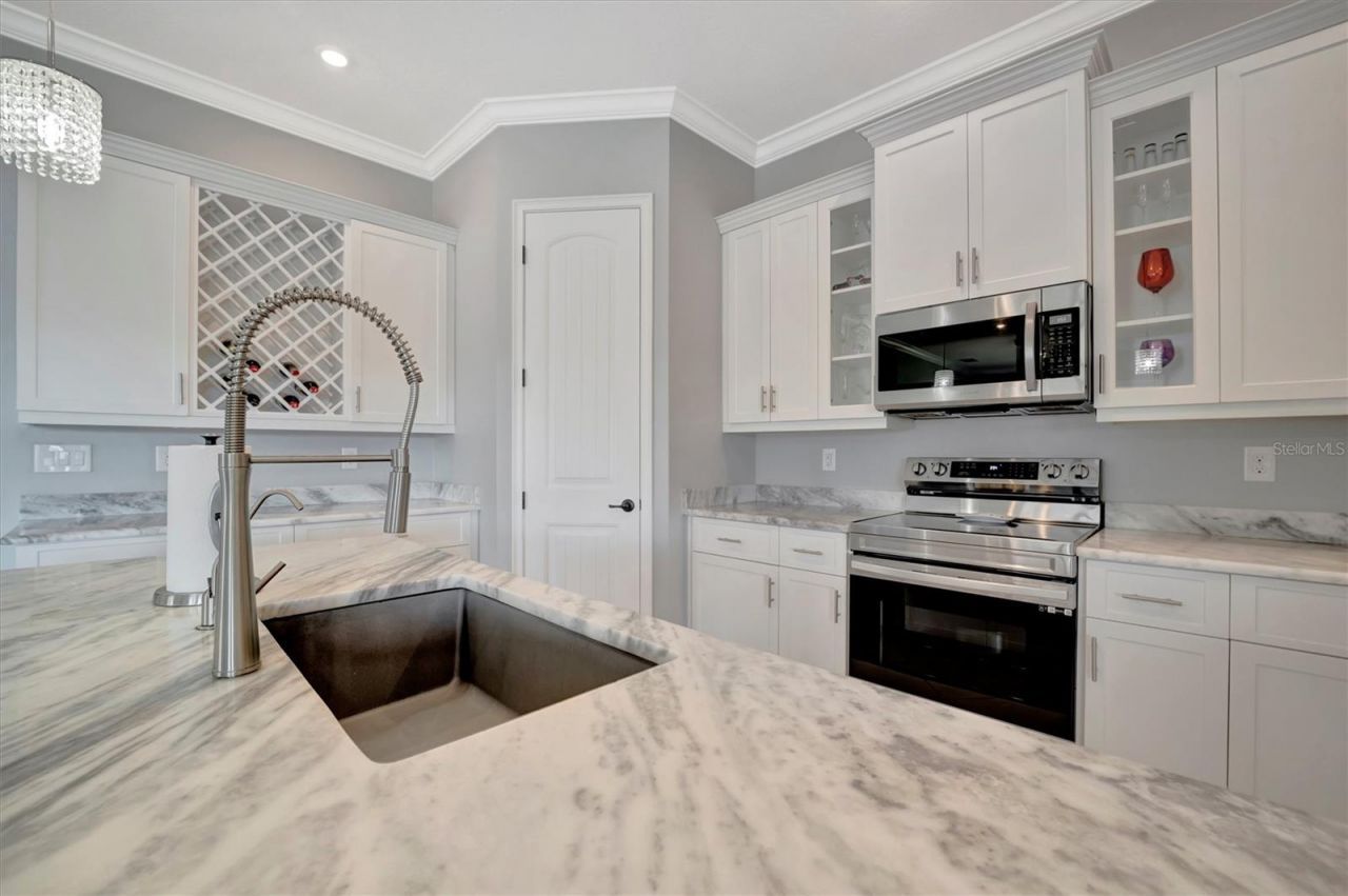 6620 35th Court E, Sarasota, FL 34243 Photo