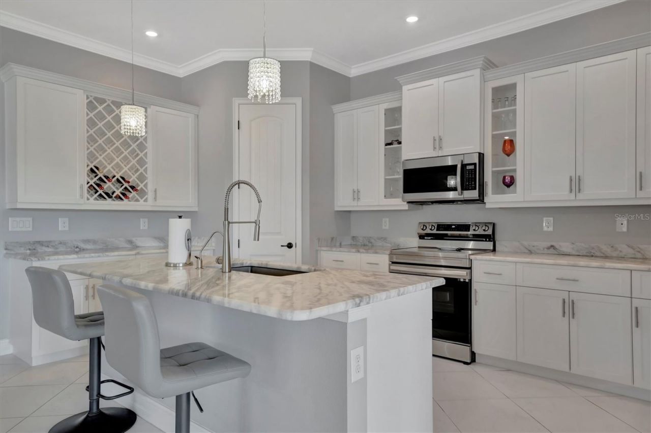 6620 35th Court E, Sarasota, FL 34243 Photo