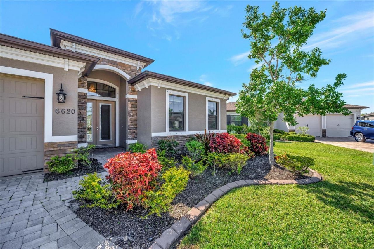 6620 35th Court E, Sarasota, FL 34243 Photo