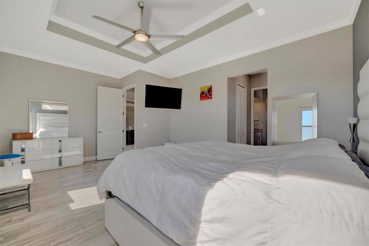 6620 35th Court E, Sarasota, FL 34243 Photo