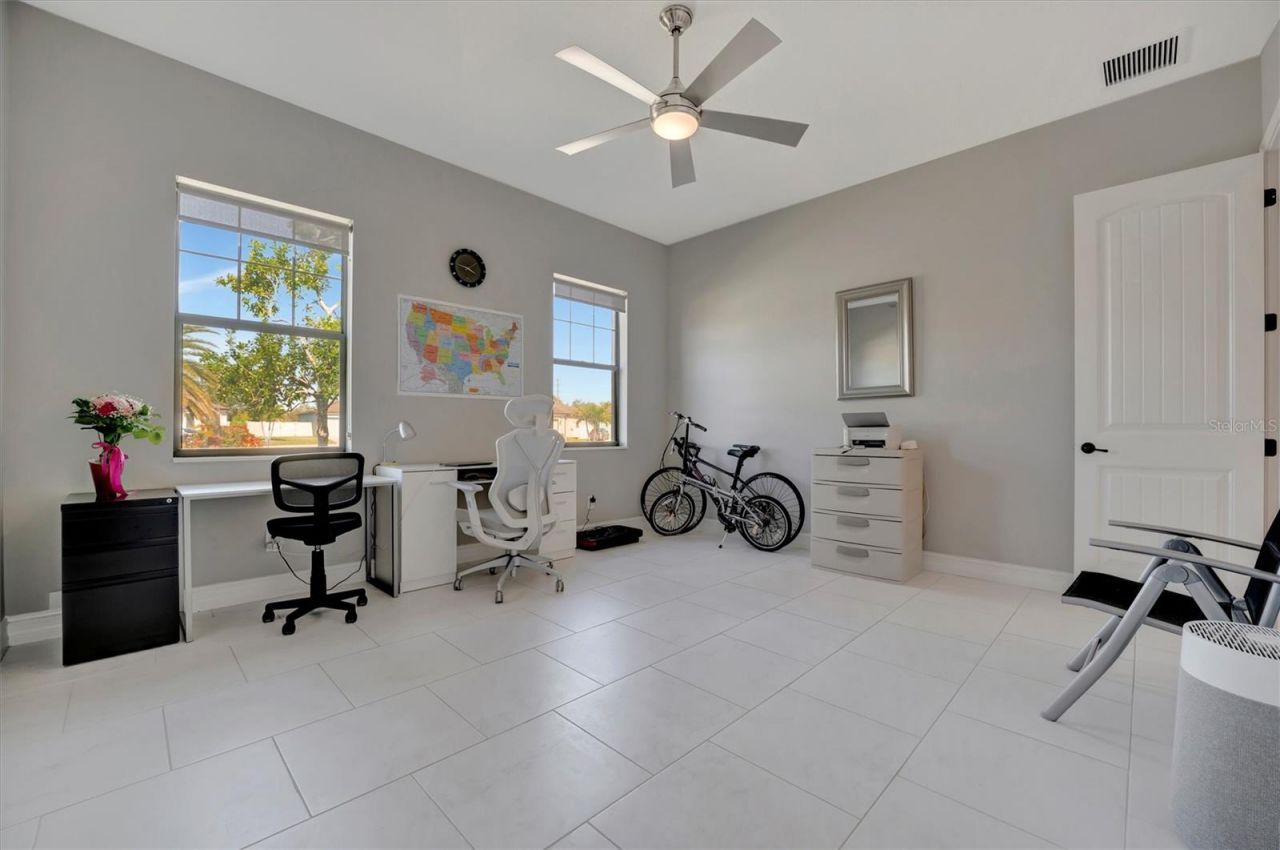 6620 35th Court E, Sarasota, FL 34243 Photo