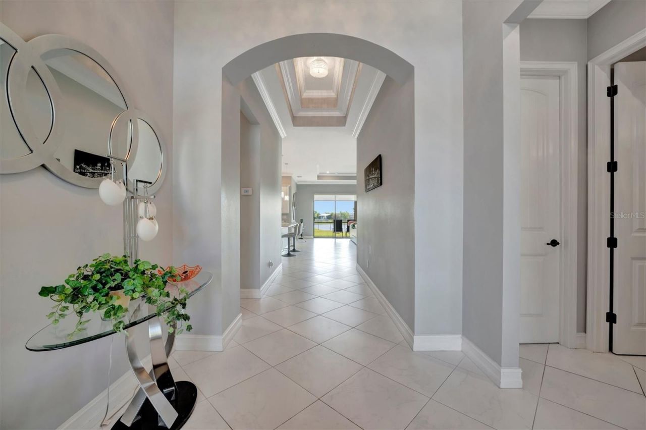 6620 35th Court E, Sarasota, FL 34243 Photo