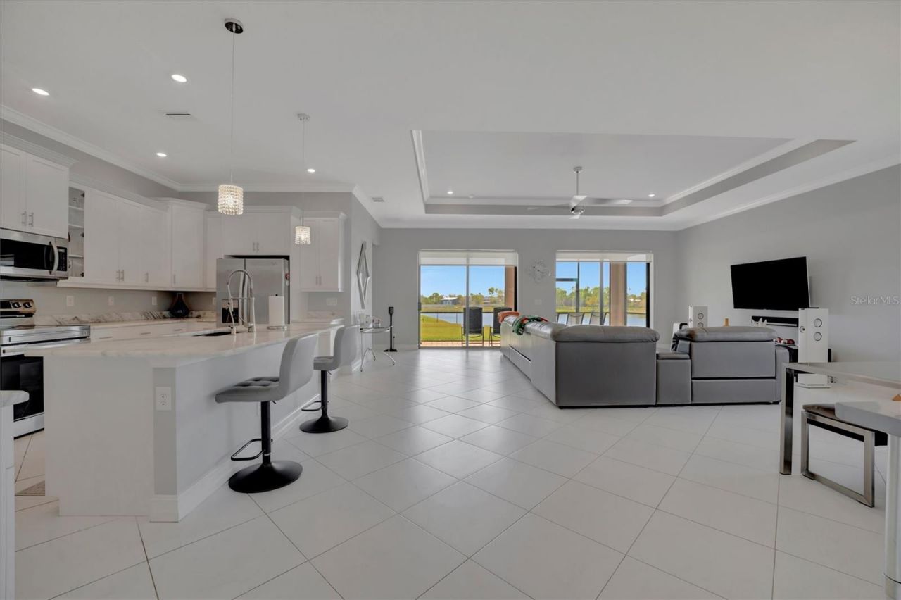 6620 35th Court E, Sarasota, FL 34243 Photo
