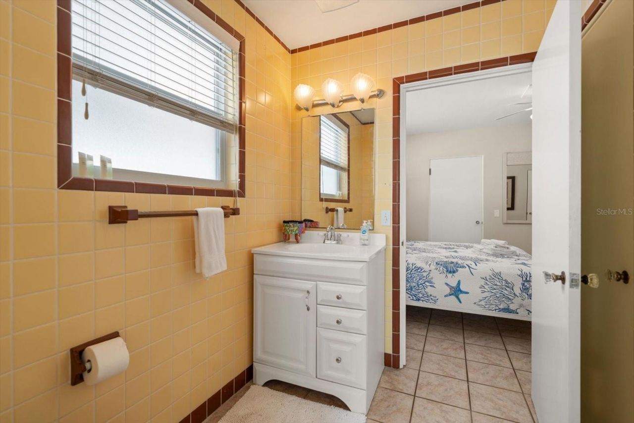 1512 Gulf Boulevard , Indian Rocks Beach, FL 33785 Photo