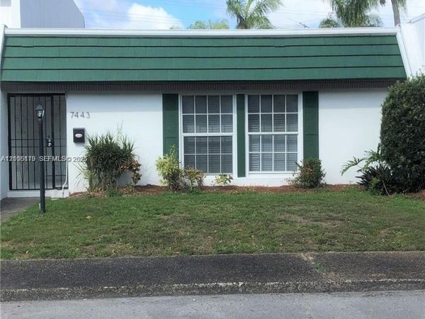 7443 Twin Sabal Dr , Miami Lakes, FL 33014