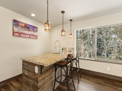1468 June Way, South Lake Tahoe, CA 96150 Photo