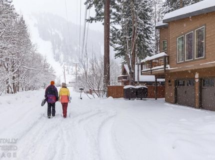 1468 June Way, South Lake Tahoe, CA 96150 Photo