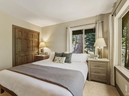 1468 June Way, South Lake Tahoe, CA 96150 Photo