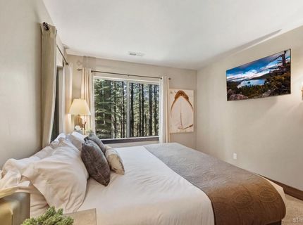 1468 June Way, South Lake Tahoe, CA 96150 Photo