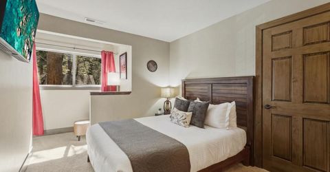 1468 June Way, South Lake Tahoe, CA 96150 Photo