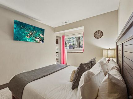 1468 June Way, South Lake Tahoe, CA 96150 Photo