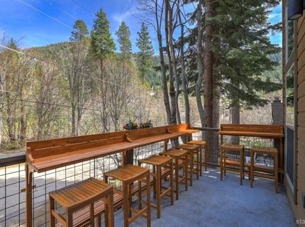 1468 June Way, South Lake Tahoe, CA 96150 Photo