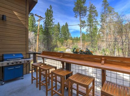1468 June Way, South Lake Tahoe, CA 96150 Photo