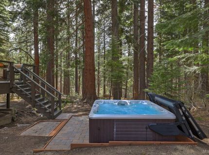 1468 June Way, South Lake Tahoe, CA 96150 Photo