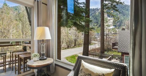 1468 June Way, South Lake Tahoe, CA 96150 Photo
