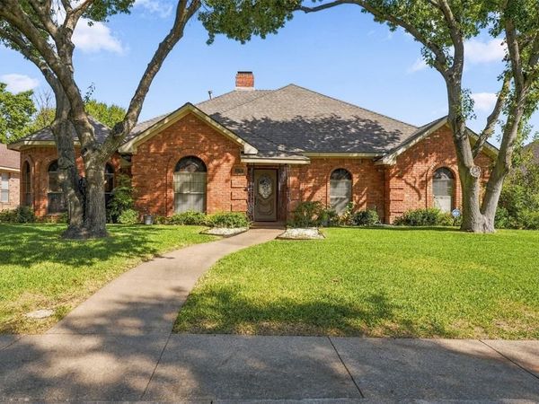 1525 Nettleton Drive, DeSoto, TX 75115