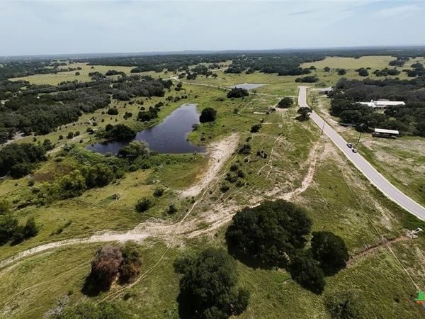 103 Crossvine Road , Lampasas, TX 76550
