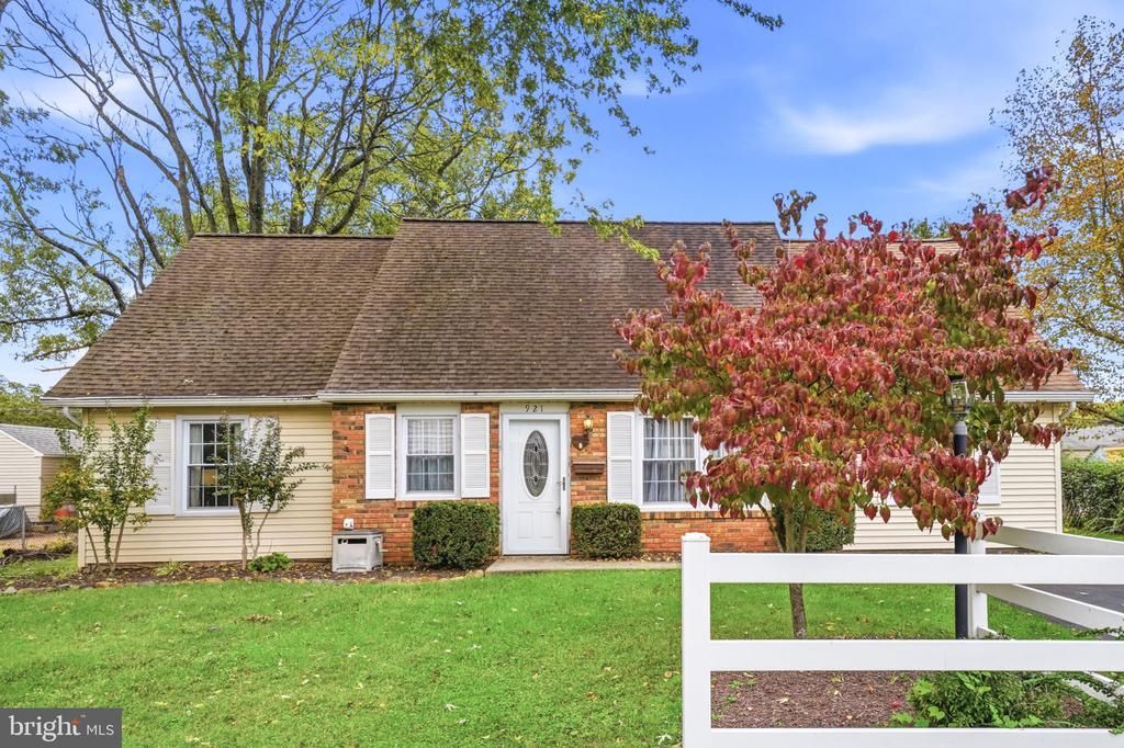 921 HARRISON STREET, BRISTOL, PA 19007