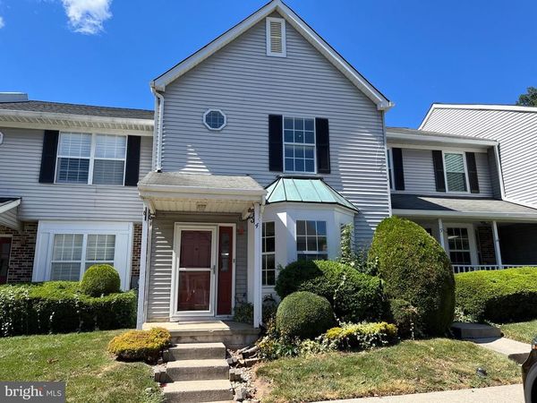 4 FAIR OAKS COURT, NEWTOWN, PA 18940