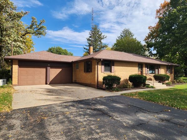 206 Palmyra Road , Dixon, IL 61021