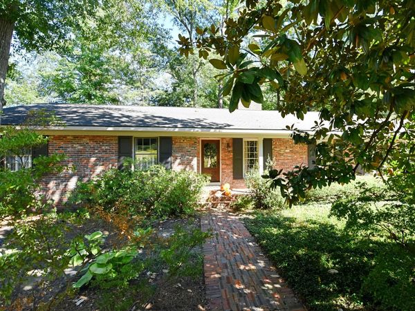 710 Hillshire Pl., Tupelo, MS 38804