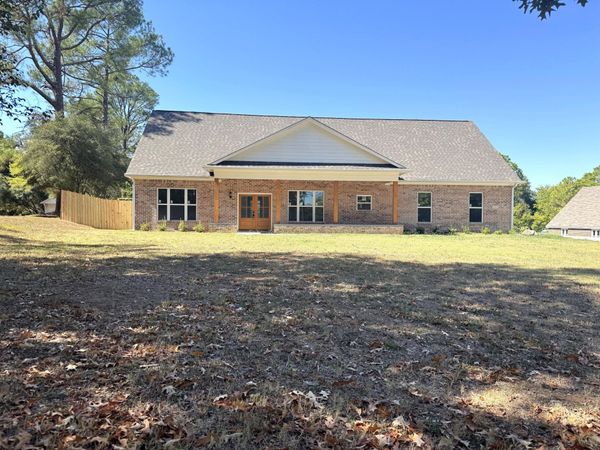 2020 Lawndale Dr., Tupelo, MS 38801