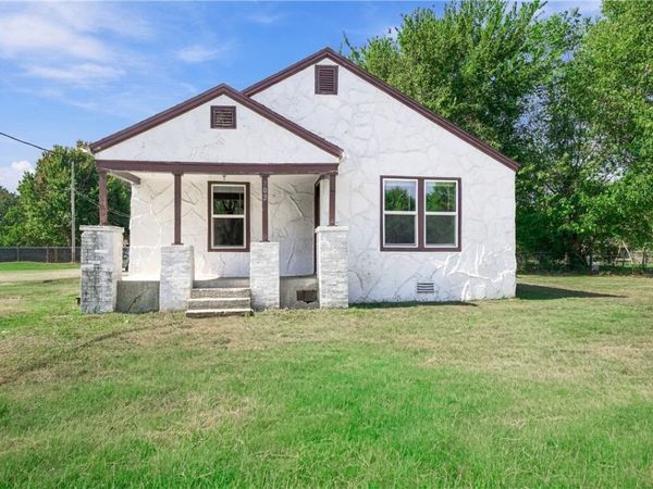 702 N Kansas Street , Springdale, AR 72764
