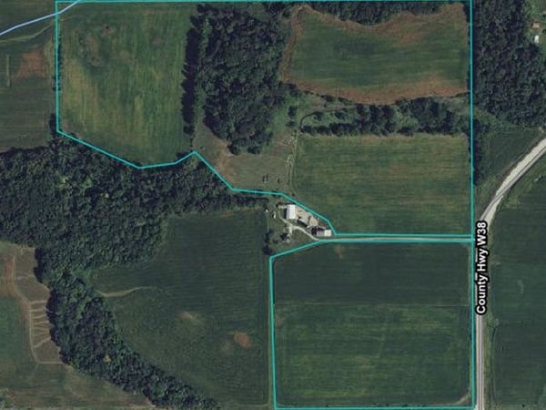 Locust Road, Decorah, IA 52101