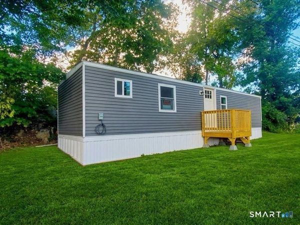 525 East Main, Unit 52, Branford, CT 06405