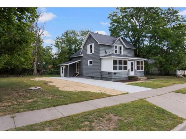524 S Dakota Avenue, New Richmond, WI 54017