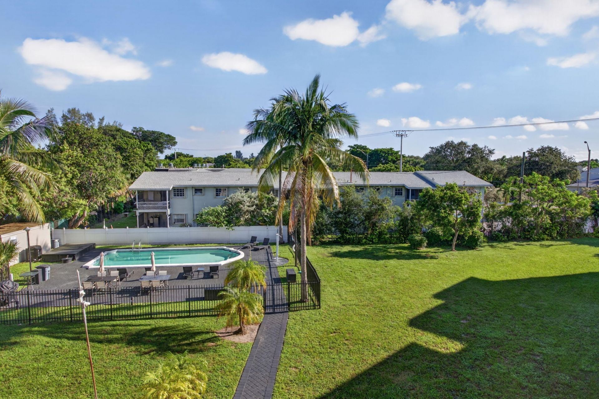 941 Crystal Lake Drive, Deerfield Beach, FL 33064 Photo