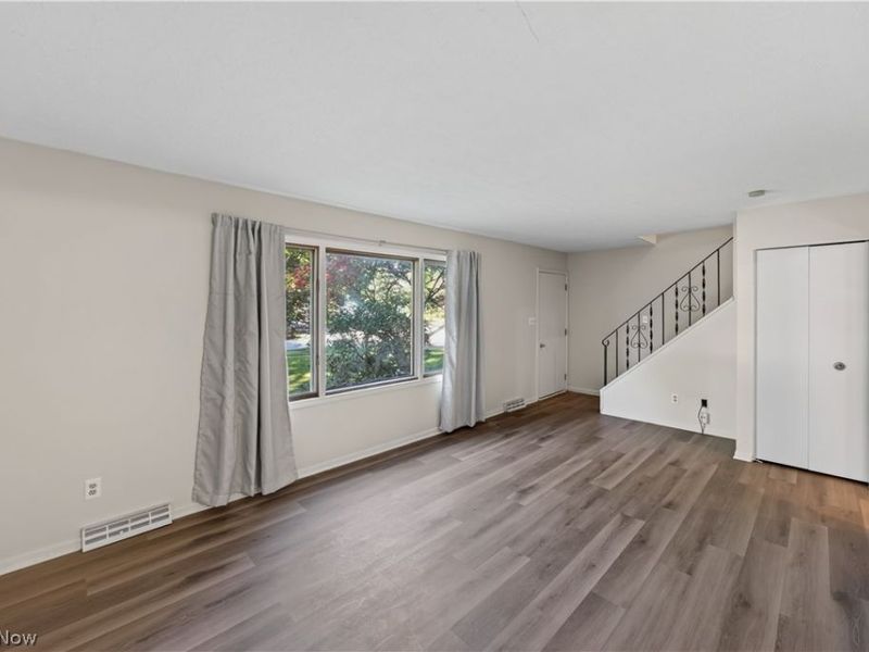 3367-3371 Hiwood Avenue, Stow, OH 44224 Photo 6