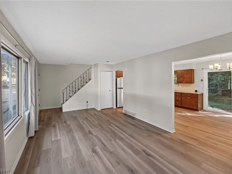 3367-3371 Hiwood Avenue, Stow, OH 44224 Photo 8