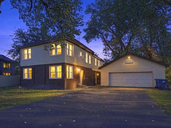 7807 W 92nd Street, Hickory Hills, IL 60457