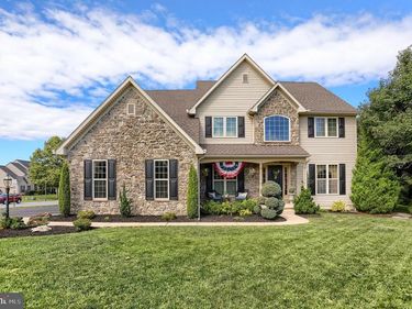 1041 CASTLE MAINE COURT, ELIZABETHTOWN, PA 17022
