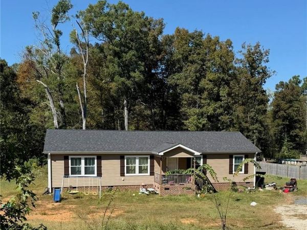 977 N Main Street, Denton, NC 27239