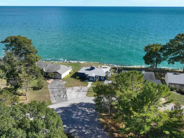 1122 Ottawas Lane, East Tawas, MI 48730