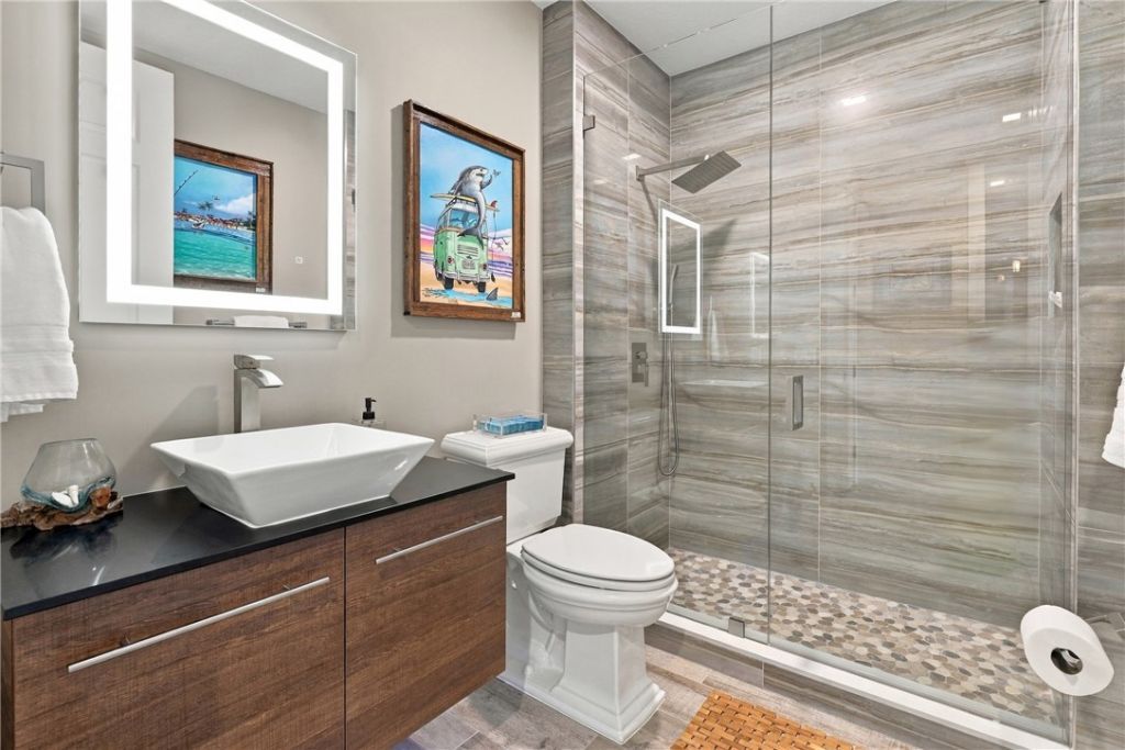 16 Harbour Isle Drive W, Unit 306, Fort Pierce, FL 34949 Photo