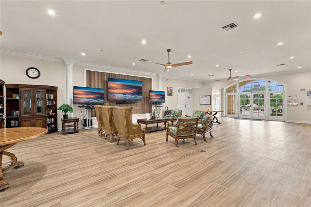 16 Harbour Isle Drive W, Unit 306, Fort Pierce, FL 34949 Photo