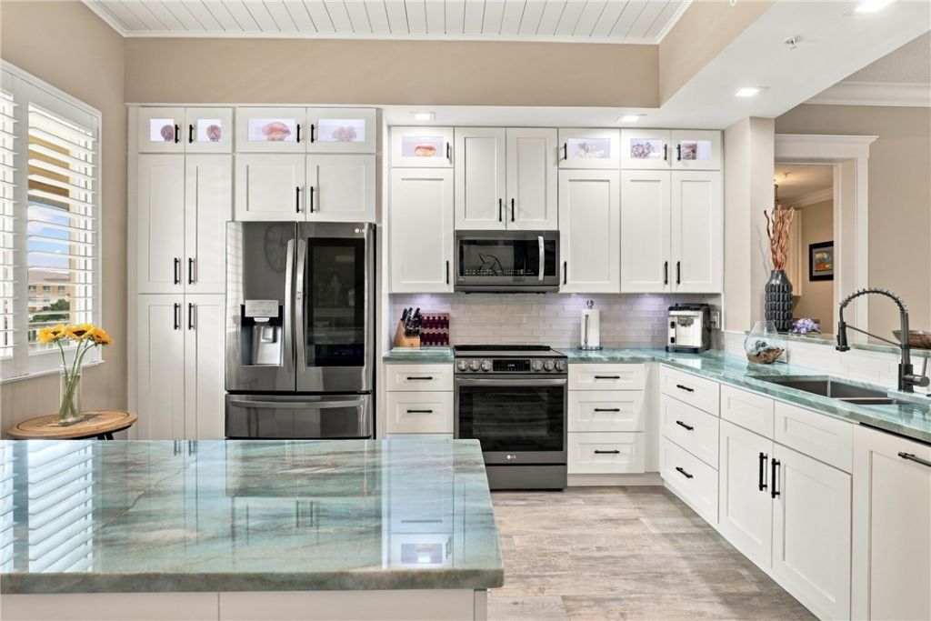 16 Harbour Isle Drive W, Unit 306, Fort Pierce, FL 34949 Photo