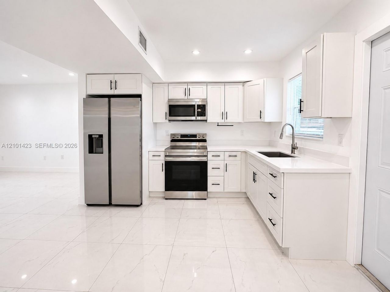 1800 NE 154th St, North Miami Beach, FL 33162 Photo