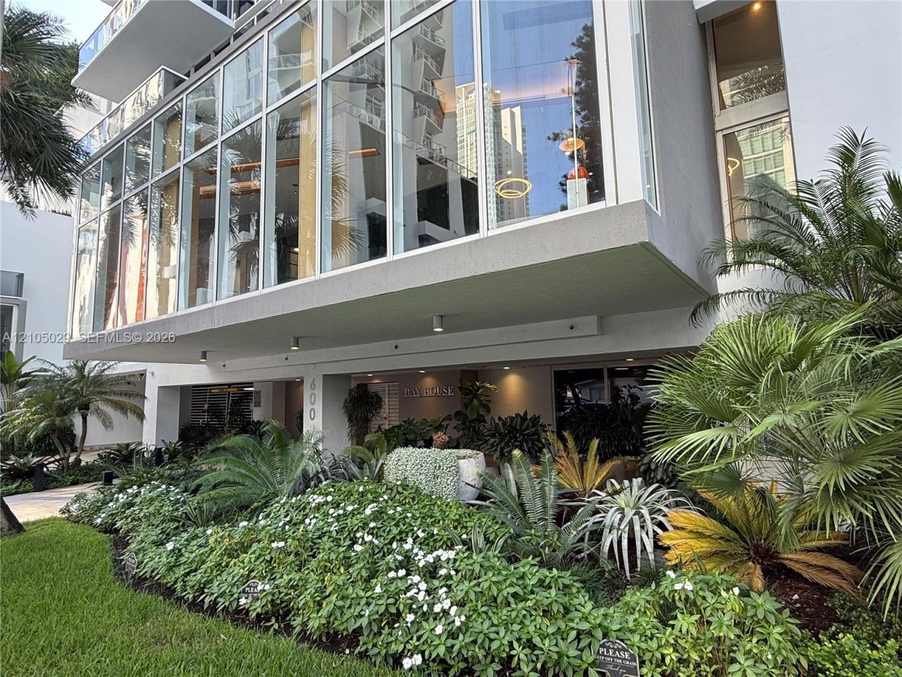 600 NE 27th St, Unit 1203, Miami, FL 33137 Photo